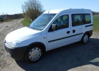 Opel Combo 1,4 66 kW Historie benzín