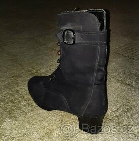Dámské zimní vyšší boty na podpatku, vel. 39