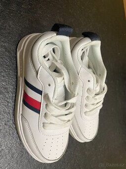Prodám dětské boty Hilfiger