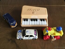 3 hračky retro - autíčko, lokomotiva, klávesy