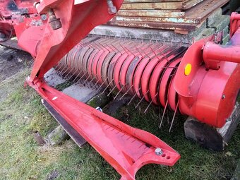Lis LELY WELGER  RP 445 po požáru