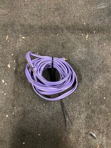 Kabely pro audio systém
