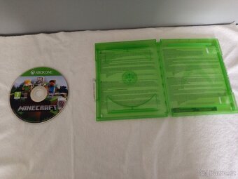 Minecraft Bedrock edice DVD na Xbox One - 1