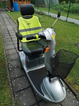 Elektrický invalidní vozík / skútr