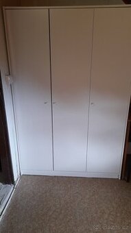 skříň IKEA - 1