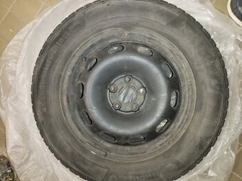Continental zimní pneu 195/65 na plechových discích