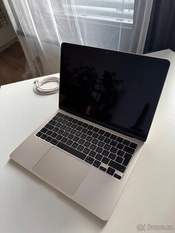 MacBook Air 13'' 2022 / M2 / 8GB / 256GB SSD / Starlight