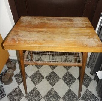TV retro stolky k renovaci