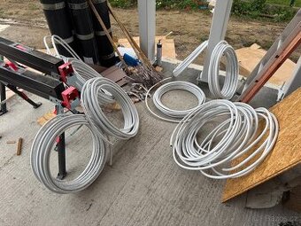 Zbytky trubek podlahové topeni