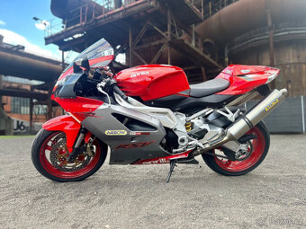 Aprilia RSV 1000 R