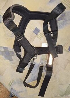 Bezpečnostní postroj pro psa do auta. Velikost L