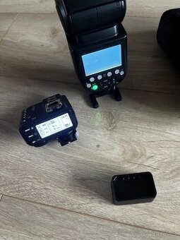 Blesk Godox V860III-S pro Sony s řídící jedn. a držák blesku