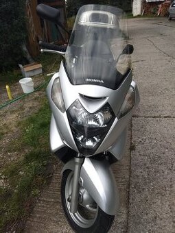 HONDA SILVER WING 600