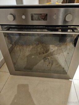 Vestavná trouba Whirlpool