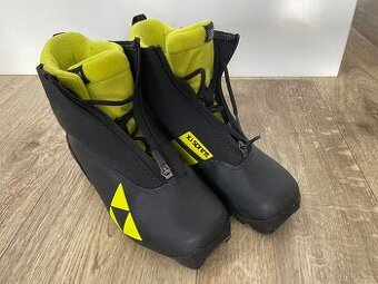 Juniorske boty na bezky Fischer 38 nnn