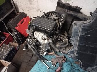 Motor + převodovka Daihatsu Cuore 2005 EJ-VE 1.0i 12V 43kw