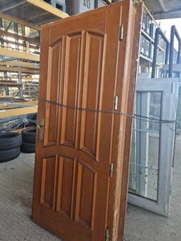 Dveře dubové vchodové