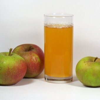 Domácí jablečný mošt mražený