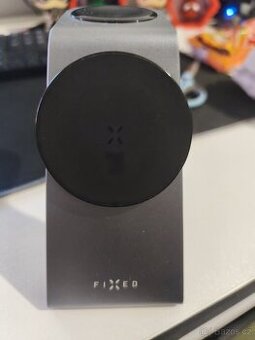 FIXED MagPowerstation 3v1 magnetický stojánek pro iPhone