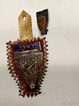 Sběratelství-odznak pařížských hasičů