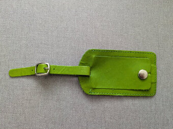 Zelená koženková jmenovka na kufr; 9,5 cm