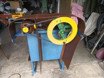 Elektrická řezačka kopřiv a pícnin