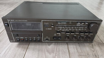 Retro kazetový přehřávač s tunerem