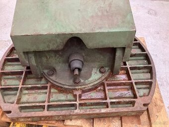 Univerzální obráběcí stůl