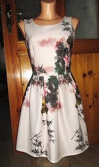 Dámské, dívčí šaty - XS