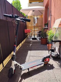 Elektrokoběžka Aprilia eSRZ