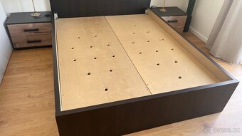 Postel 196x155cm na miru, zpevnena, vcetne matraci