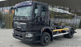 Hakovy nosič kontejneru MAN 4x4