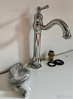Dřezová baterie v retro stylu z mosazi