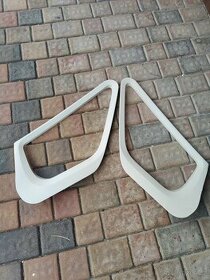 Plast trojuhelníku okna pravý + levý 1308564070, 1308562070