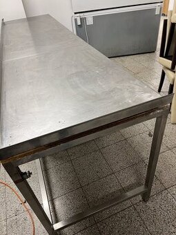 nerezový stůl - 1