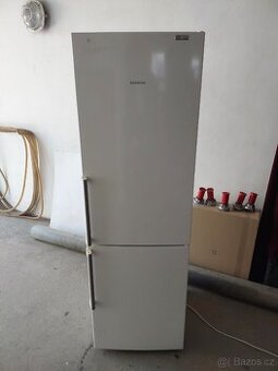 Lednice Siemens No Frost 186cm