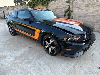 Ford Mustang GT 5,0 303KW nové kupované v Německu 98275km