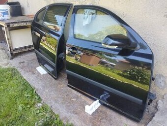 Škoda Octavia 2 dveře díly