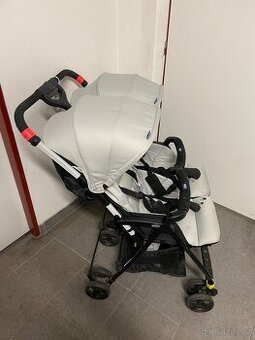 Kocarek golfky pro dvojcata chicco