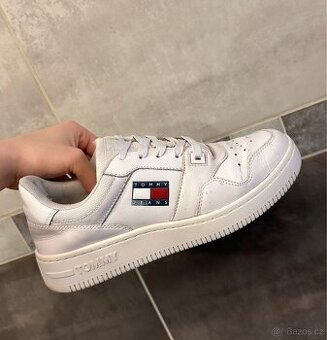 Dámské tenisky Tommy Jeans 39