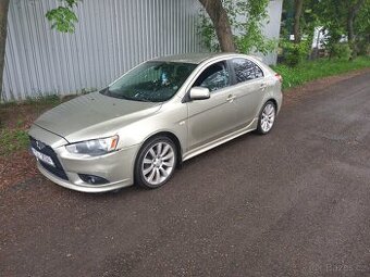 Mitsubishi lancer 1.8 mivec sport LPG spíš na díly