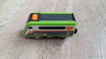 Vláčkodráhy - mašinka se solárním panelem Hape