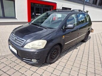 Toyota Avensis Verso 2.0 D-4D - 1