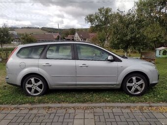 Ford Focus 1.6 benzín kombi