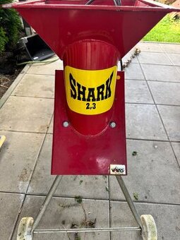 Zahradní drtič Shark 2,3