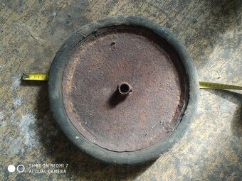 Staré industriální náhradníkolečko . Plech guma pr.37 cm