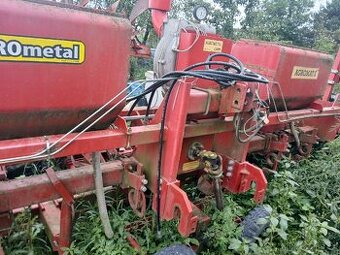 Secí stroj na kukuřici