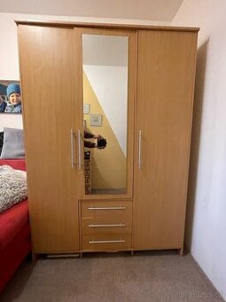 Prodej šatní skříně se zrcadlem 200x142x60 (vxšxh)