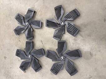 Ozdobný aerodynamický kryt pro hliníkové kolo R20,