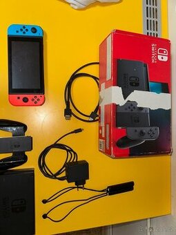 Nintendo Switch – kompletní balení